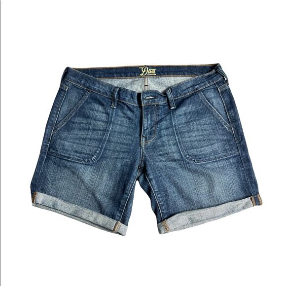 Old Navy Womens Denim Diva Style Distressed Shorts Sz 8 - Picture 1 of 10